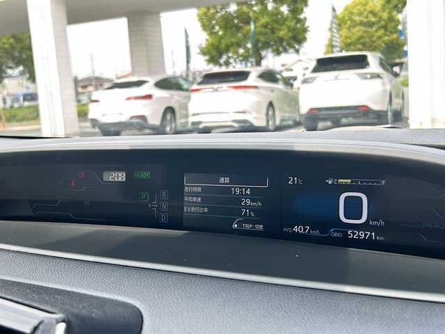 トヨタ プリウス ＰＨＶ S 兵庫県 2018(平30)年 5.3万km スピリテッドアクアメタリック 禁煙車　純正メモリナビ（ＡＭ・ＦＭ・ブルートゥース・ワンセグ・ＣＤ）　充電ケーブル有り　プラグインハイブリッド　ビルトインＥＴＣ　レーダークルーズコントロール　バックカメラ　衝突被害軽減ブレーキ　シートヒーター　ハンドルヒーター　先行車発進告知　ふらつき検知機能　横滑り防止機能　プッシュスタート　オートライト　オートハイビーム　カーテンエアバッグ　EVモード　タイマー充電機能　純正ドアバイザー