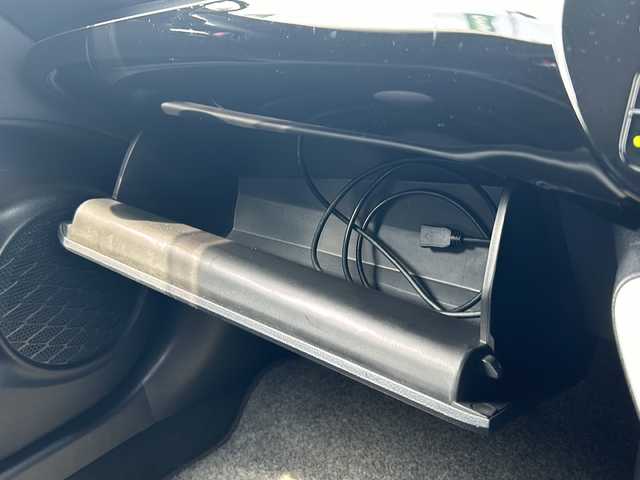 トヨタ プリウス ＰＨＶ S 兵庫県 2018(平30)年 5.3万km スピリテッドアクアメタリック 禁煙車　純正メモリナビ（ＡＭ・ＦＭ・ブルートゥース・ワンセグ・ＣＤ）　充電ケーブル有り　プラグインハイブリッド　ビルトインＥＴＣ　レーダークルーズコントロール　バックカメラ　衝突被害軽減ブレーキ　シートヒーター　ハンドルヒーター　先行車発進告知　ふらつき検知機能　横滑り防止機能　プッシュスタート　オートライト　オートハイビーム　カーテンエアバッグ　EVモード　タイマー充電機能　純正ドアバイザー