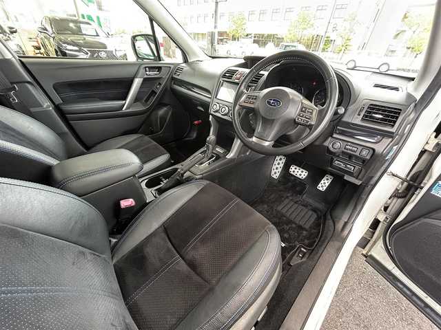 スバル フォレスター 2．0XT アイサイト アドバン 岡山県 2014(平26)年 6.9万km サテンホワイトパール 登録時走行距離68744キロ/社外SDナビ（CN-R500WD）/AM/FM/TV/Bluetooth/SD/CD/アイサイト/・プリクラッシュブレーキ/・車線逸脱警報/・レーダークルーズコントロール/バックカメラ/前席パワーシート/前席シートヒーター/ダウンヒルアシストコントロール/純正18インチAW/HIDヘッドライト/純正フロアマット/プッシュスタート/スマートキー/ETC