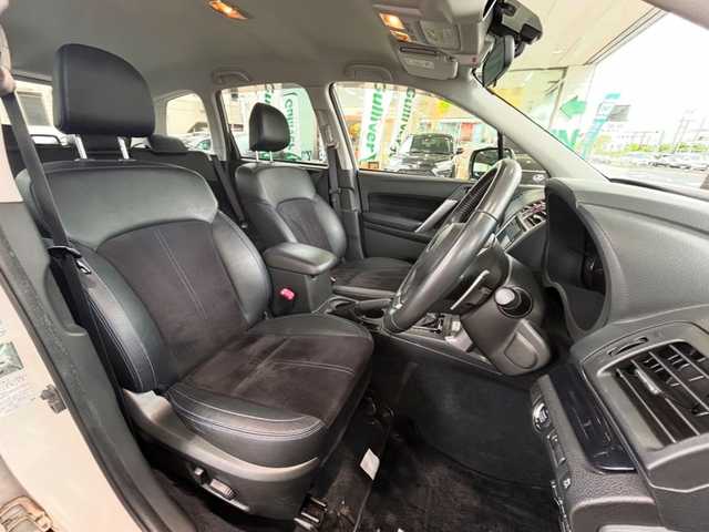 スバル フォレスター 2．0XT アイサイト アドバン 岡山県 2014(平26)年 6.9万km サテンホワイトパール 登録時走行距離68744キロ/社外SDナビ（CN-R500WD）/AM/FM/TV/Bluetooth/SD/CD/アイサイト/・プリクラッシュブレーキ/・車線逸脱警報/・レーダークルーズコントロール/バックカメラ/前席パワーシート/前席シートヒーター/ダウンヒルアシストコントロール/純正18インチAW/HIDヘッドライト/純正フロアマット/プッシュスタート/スマートキー/ETC