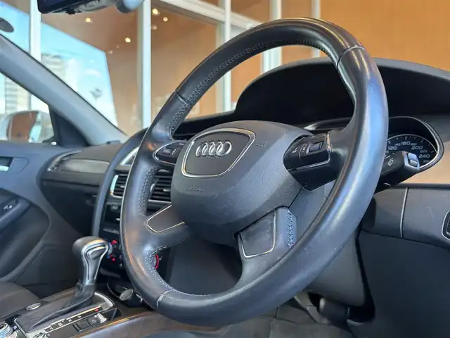 アウディ Ａ４ 2．0 TFSI 宮城県 2012(平24)年 6.8万km アイビスホワイト MMIナビ/バックカメラ/フルセグTV/Bluetooth接続/黒革シート/シートヒーター/パワーシート/アイドリングストップ/ステアリングストップ/電動パーキング/プッシュスタート/障害物センサー/キセノンヘッドライト/オートライト/レインセンサー/電動ミラー/ドラレコ/ETC/デジタルインナーミラー/スペアキー×１
