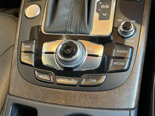 アウディ Ａ４ 2．0 TFSI 宮城県 2012(平24)年 6.8万km アイビスホワイト MMIナビ/バックカメラ/フルセグTV/Bluetooth接続/黒革シート/シートヒーター/パワーシート/アイドリングストップ/ステアリングストップ/電動パーキング/プッシュスタート/障害物センサー/キセノンヘッドライト/オートライト/レインセンサー/電動ミラー/ドラレコ/ETC/デジタルインナーミラー/スペアキー×１