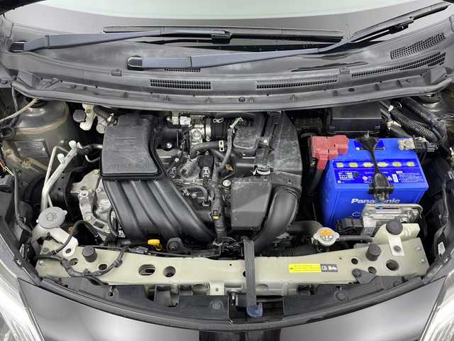 日産 ノート X 三重県 2017(平29)年 4.7万km スーパーブラック 純正7インチナビ/フルセグ/全方位カメラ/デジタルインナーミラー/衝突軽減ブレーキ/車線逸脱システム/コーナーセンサー/オートライト/社外14インチAW/ETC/スマートキー×２