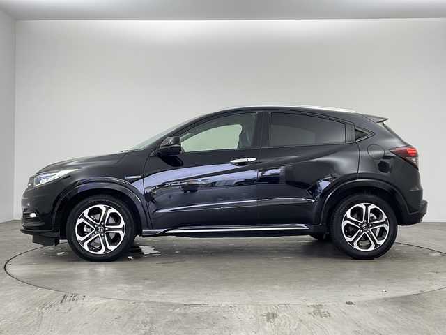ホンダ ヴェゼル ハイブリッド Z ホンダセンシング 兵庫県 2019(令1)年 4.8万km クリスタルブラックパール ・純正9インチナビ/CD/DVD/BT/SD/TV/・バックカメラ/・Honda SENSING/・衝突軽減ブレーキ〈CMBS〉/・誤発進抑制機能/・歩行者事故低減ステアリング/・路外逸脱抑制機能/・ACC〈アダプティブ・クルーズ・コントロール〉/・LKAS〈車線維持支援システム〉/・先行車発進お知らせ機能/・標識認識機能/・ハーフレザー/・前席パワーシート/・前席シートヒーター/・ビルトインETC/・コンフォートビュー/・パドルシフト/・LEDヘッドライト/・LEDフォグランプ/・ルーフレール