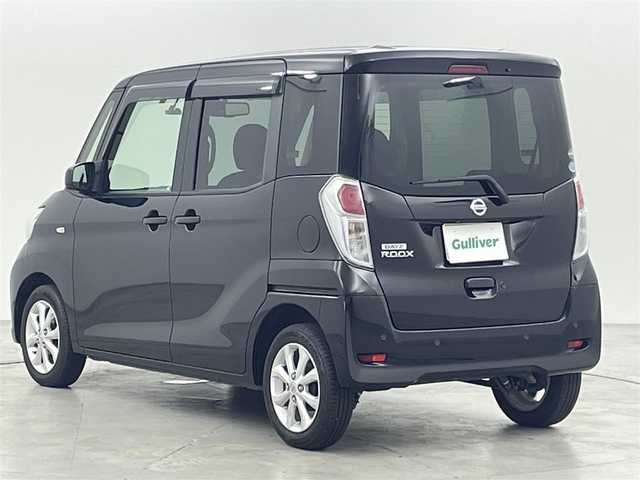 日産 デイズ ルークス X Vセレクション 愛知県 2018(平30)年 5.2万km ブラック 純正９型ナビ（フルセグＴＶ）　/アラウンドビューモニター　/ＥＴＣ　/ナビ連動前方ドラレコ　/コーナーセンサー　/エマージェンシーブレーキ　/アイドリングストップ　/両側電動スライドドア　/純正１４インチＡＷ　/ＬＥＤ