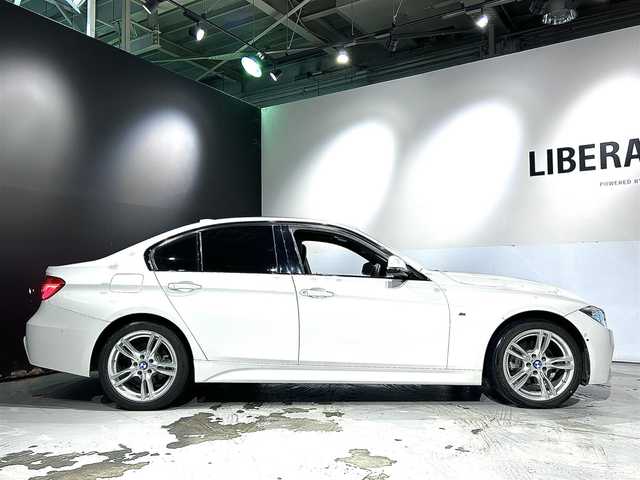 ＢＭＷ ３２０ｉ xDrive Mスポーツ 道央・札幌 2016(平28)年 2.1万km アルピンホワイトⅢ ACC/ドライビング・アシスト/・レーンディパーチャーウォーニング/・前車接近警告機能/・衝突回避・被害軽減ブレーキ/パーキングアシスト/BMWヘッドアップディスプレイ/電動フロントシート/運転席メモリー機能付き/LEDヘッドライト/オートライト/バックカメラ/DSC(ダイナミック・スタビリティ・コントロール)/純正１８インチAW/HDDナビゲーションシステム/ETC/・保証書、取扱説明書（有）/・冬タイヤ有