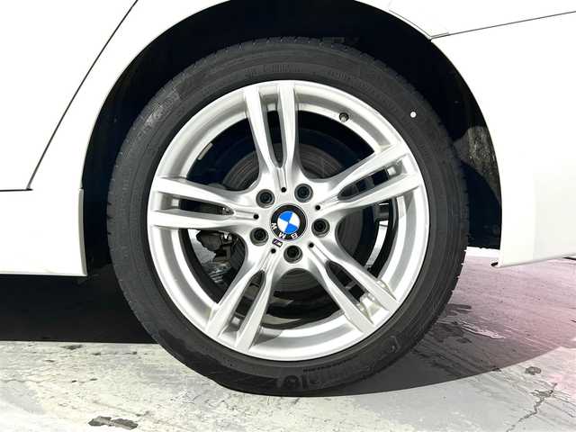 ＢＭＷ ３２０ｉ xDrive Mスポーツ 道央・札幌 2016(平28)年 2.1万km アルピンホワイトⅢ ACC/ドライビング・アシスト/・レーンディパーチャーウォーニング/・前車接近警告機能/・衝突回避・被害軽減ブレーキ/パーキングアシスト/BMWヘッドアップディスプレイ/電動フロントシート/運転席メモリー機能付き/LEDヘッドライト/オートライト/バックカメラ/DSC(ダイナミック・スタビリティ・コントロール)/純正１８インチAW/HDDナビゲーションシステム/ETC/・保証書、取扱説明書（有）/・冬タイヤ有