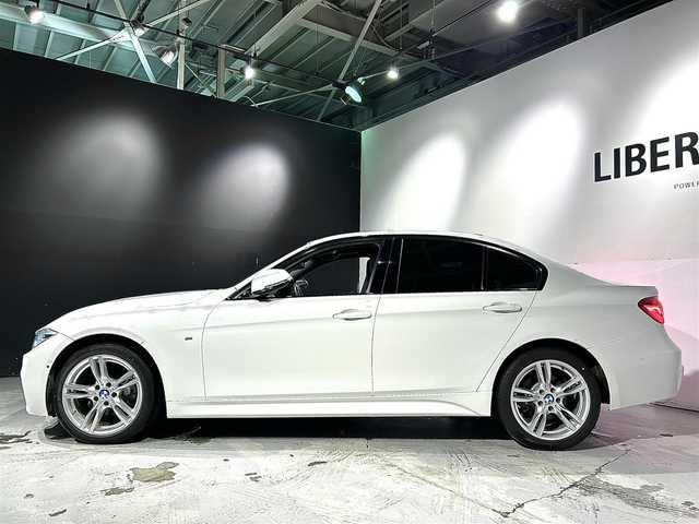 ＢＭＷ ３２０ｉ xDrive Mスポーツ 道央・札幌 2016(平28)年 2.1万km アルピンホワイトⅢ ACC/ドライビング・アシスト/・レーンディパーチャーウォーニング/・前車接近警告機能/・衝突回避・被害軽減ブレーキ/パーキングアシスト/BMWヘッドアップディスプレイ/電動フロントシート/運転席メモリー機能付き/LEDヘッドライト/オートライト/バックカメラ/DSC(ダイナミック・スタビリティ・コントロール)/純正１８インチAW/HDDナビゲーションシステム/ETC/・保証書、取扱説明書（有）/・冬タイヤ有