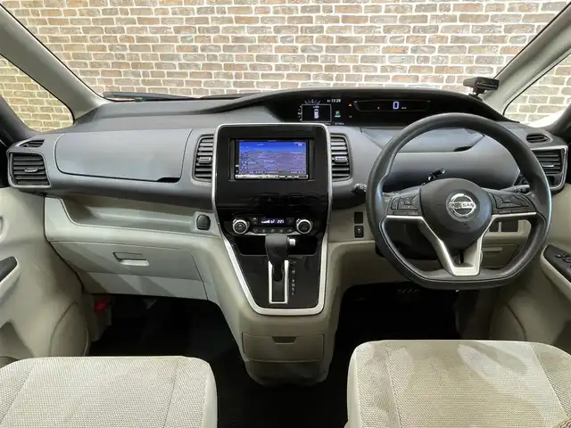 日産 セレナ X 岩手県 2017(平29)年 13.2万km ブリリアントホワイトパール ワンオーナー/エマージェンシーブレーキ/車線逸脱警報/横滑り防止装置/アイドリングストップ/クルーズコントロール/両側イージークローザードア/リヤオートエアコン/ロールサンシェード/ALPINEナビ/フルセグTV/ETC/オートライト/ヘッドライトレベライザー/15インチスチールホイール/純正ホイールキャップ