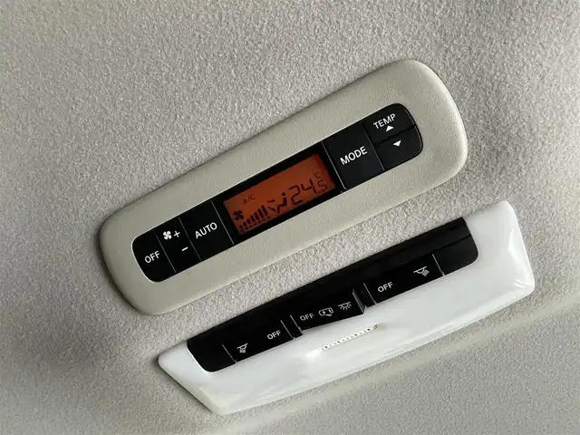 日産 セレナ X 岩手県 2017(平29)年 13.2万km ブリリアントホワイトパール ワンオーナー/エマージェンシーブレーキ/車線逸脱警報/横滑り防止装置/アイドリングストップ/クルーズコントロール/両側イージークローザードア/リヤオートエアコン/ロールサンシェード/ALPINEナビ/フルセグTV/ETC/オートライト/ヘッドライトレベライザー/15インチスチールホイール/純正ホイールキャップ