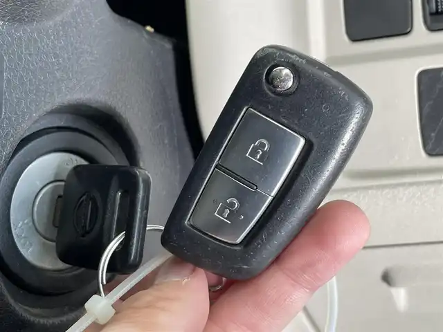 日産 セレナ X 岩手県 2017(平29)年 13.2万km ブリリアントホワイトパール ワンオーナー/エマージェンシーブレーキ/車線逸脱警報/横滑り防止装置/アイドリングストップ/クルーズコントロール/両側イージークローザードア/リヤオートエアコン/ロールサンシェード/ALPINEナビ/フルセグTV/ETC/オートライト/ヘッドライトレベライザー/15インチスチールホイール/純正ホイールキャップ