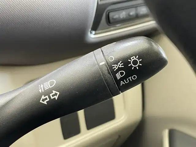 日産 セレナ X 岩手県 2017(平29)年 13.2万km ブリリアントホワイトパール ワンオーナー/エマージェンシーブレーキ/車線逸脱警報/横滑り防止装置/アイドリングストップ/クルーズコントロール/両側イージークローザードア/リヤオートエアコン/ロールサンシェード/ALPINEナビ/フルセグTV/ETC/オートライト/ヘッドライトレベライザー/15インチスチールホイール/純正ホイールキャップ