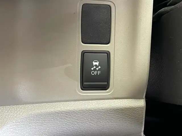 日産 セレナ X 岩手県 2017(平29)年 13.2万km ブリリアントホワイトパール ワンオーナー/エマージェンシーブレーキ/車線逸脱警報/横滑り防止装置/アイドリングストップ/クルーズコントロール/両側イージークローザードア/リヤオートエアコン/ロールサンシェード/ALPINEナビ/フルセグTV/ETC/オートライト/ヘッドライトレベライザー/15インチスチールホイール/純正ホイールキャップ