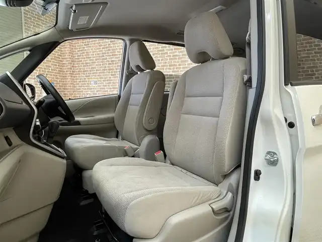 日産 セレナ X 岩手県 2017(平29)年 13.2万km ブリリアントホワイトパール ワンオーナー/エマージェンシーブレーキ/車線逸脱警報/横滑り防止装置/アイドリングストップ/クルーズコントロール/両側イージークローザードア/リヤオートエアコン/ロールサンシェード/ALPINEナビ/フルセグTV/ETC/オートライト/ヘッドライトレベライザー/15インチスチールホイール/純正ホイールキャップ