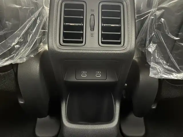 ホンダ ヴェゼル ハイブリッド e:HEV Z 大分県 2025(令7)年 0.1千km プラチナホワイトパール 純正ナビ/FM/AM/フルセグＴＶ/applecarplay/androidauto/ETC２．０/バックカメラ/シートヒーター（D/N）/ステアリングヒーター/パワーバックドア/置くだけ充電/電子パーキング/オートホールド/ホンダセンシング/・衝突軽減ブレーキ/・先行発進お知らせ機能/・コーナーセンサー/・BSM/・後方支援/オートハイビーム/パドルシフト