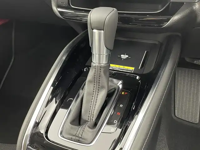 ホンダ ヴェゼル ハイブリッド e:HEV Z 大分県 2025(令7)年 0.1千km プラチナホワイトパール 純正ナビ/FM/AM/フルセグＴＶ/applecarplay/androidauto/ETC２．０/バックカメラ/シートヒーター（D/N）/ステアリングヒーター/パワーバックドア/置くだけ充電/電子パーキング/オートホールド/ホンダセンシング/・衝突軽減ブレーキ/・先行発進お知らせ機能/・コーナーセンサー/・BSM/・後方支援/オートハイビーム/パドルシフト