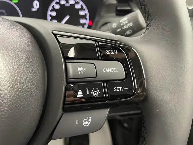 ホンダ ヴェゼル ハイブリッド e:HEV Z 大分県 2025(令7)年 0.1千km プラチナホワイトパール 純正ナビ/FM/AM/フルセグＴＶ/applecarplay/androidauto/ETC２．０/バックカメラ/シートヒーター（D/N）/ステアリングヒーター/パワーバックドア/置くだけ充電/電子パーキング/オートホールド/ホンダセンシング/・衝突軽減ブレーキ/・先行発進お知らせ機能/・コーナーセンサー/・BSM/・後方支援/オートハイビーム/パドルシフト