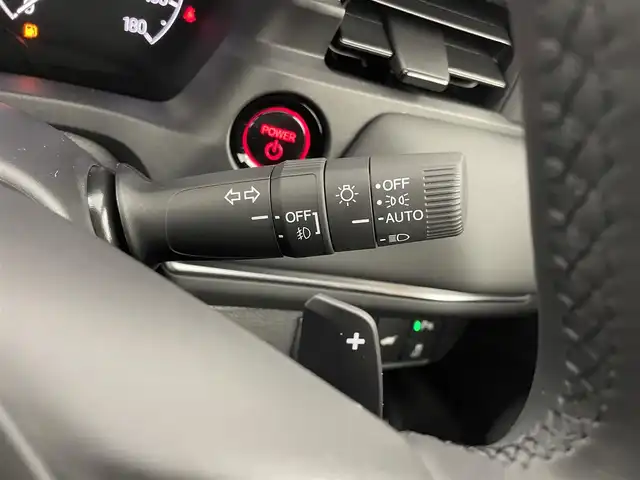 ホンダ ヴェゼル ハイブリッド e:HEV Z 大分県 2025(令7)年 0.1千km プラチナホワイトパール 純正ナビ/FM/AM/フルセグＴＶ/applecarplay/androidauto/ETC２．０/バックカメラ/シートヒーター（D/N）/ステアリングヒーター/パワーバックドア/置くだけ充電/電子パーキング/オートホールド/ホンダセンシング/・衝突軽減ブレーキ/・先行発進お知らせ機能/・コーナーセンサー/・BSM/・後方支援/オートハイビーム/パドルシフト