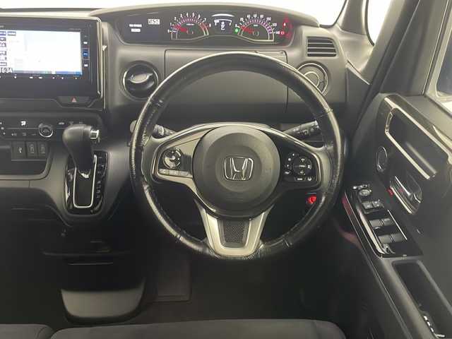 ホンダ Ｎ ＢＯＸ カスタム G L ホンダセンシング 宮崎県 2019(令1)年 5.5万km ブリリアントスポーティブルーメタリック2トーン 禁煙車/ホンダセンシング/純正ナビTV/（VXM-194VFi/CD/DVD/Bluetooth/フルセグTV)/純正バックカメラ/純正ビルトインETC/純正LEDオートライト/純正LEDフォグ/純正14インチアルミ/純正フロアマット/左側電動スライドドア/アダプティブクルーズコントロール/レーンディパーチャーアラート/クリアランスソナー/本革巻ハンドル/オートエアコン/ウインカードアミラー/スマートキー/プッシュエンジンスタート