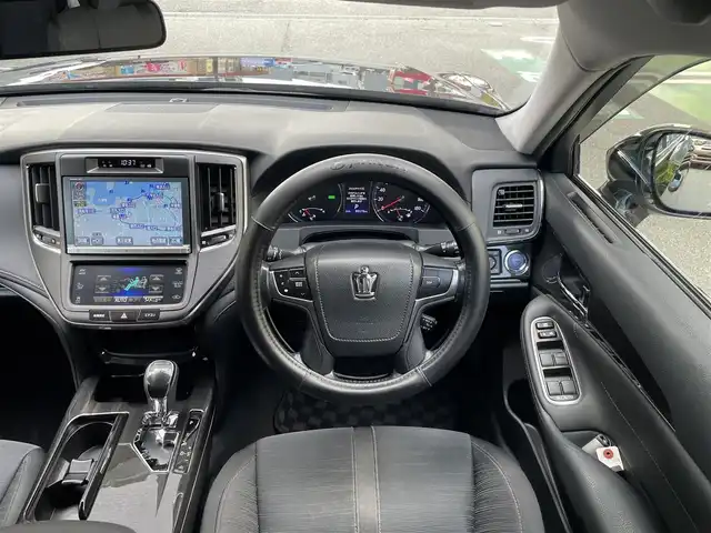 トヨタ クラウン ハイブリッド アスリート 福岡県 2013(平25)年 9.1万km ブラック 純正ナビ/（AM/FM/CD/DVD/SD/HDD/USB/Bluetooth/フルセグTV）/クルーズコントロール/横滑り防止/EVモード/ビルドインETC/オートライト/フォグランプ/電格ミラー/社外フロアマット/社外アルミホイール/保証書/取扱説明書/スペアキー×１/プッシュスタート