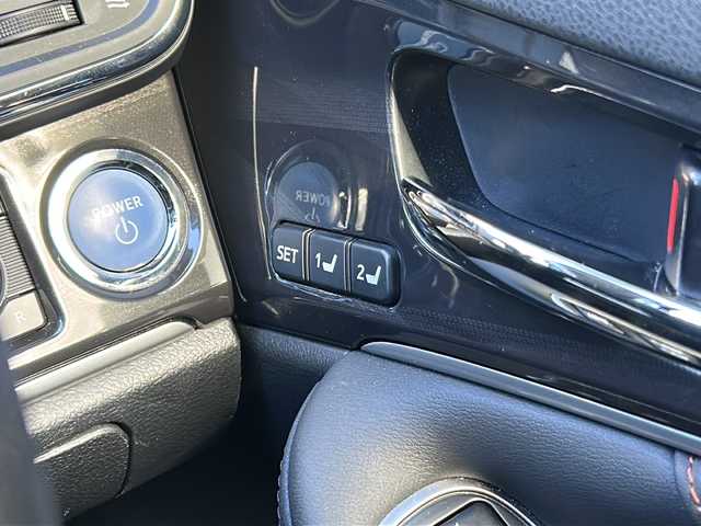 トヨタ クラウン ハイブリッド アスリートG 広島県 2013(平25)年 7.5万km プレシャスブラックパール 禁煙車/OPアドバンストパッケージ/OP18インチアルミホイール/プリクラッシュセーフティ/レーダークルーズコントロール/アダプティブハイビームシステム/ヘッドランプウォッシャー/クリアランスソナー/純正ナビ/・フルセグ/CD/DVD/Bluetooth/USB/バックカメラ/革巻きステアリング/ステアリングヒーター/オートライト/HIDヘッドライト/フォグランプ/レザーシートパッケージ/・本革シート/・前席シートヒーター/ベンチレーション/ドライブレコーダー/ETC/ドアバイザー/W+サイド+カーテンエアバック