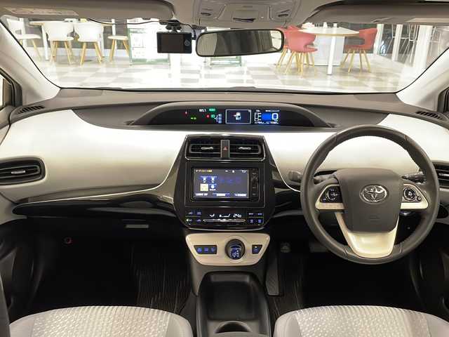 トヨタ プリウス S 岐阜県 2016(平28)年 1.8万km ホワイトパールクリスタルシャイン フルエアロ（F・S・R）/純正ナビ/バックカメラ/Bluetooth/フルセグTV/ビルトインETC/ドライブレコーダー/スマートキー/ウィンカーミラー/LEDヘッドライト/LEDフォグライト