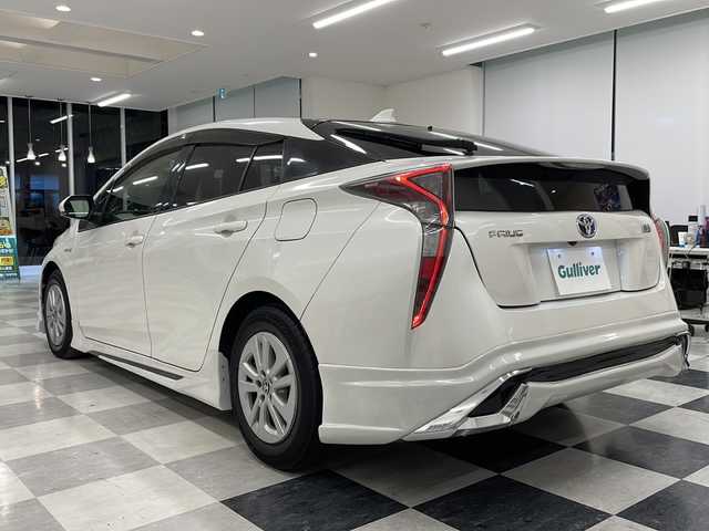 トヨタ プリウス S 岐阜県 2016(平28)年 1.8万km ホワイトパールクリスタルシャイン フルエアロ（F・S・R）/純正ナビ/バックカメラ/Bluetooth/フルセグTV/ビルトインETC/ドライブレコーダー/スマートキー/ウィンカーミラー/LEDヘッドライト/LEDフォグライト