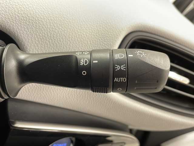 トヨタ プリウス S 岐阜県 2016(平28)年 1.8万km ホワイトパールクリスタルシャイン フルエアロ（F・S・R）/純正ナビ/バックカメラ/Bluetooth/フルセグTV/ビルトインETC/ドライブレコーダー/スマートキー/ウィンカーミラー/LEDヘッドライト/LEDフォグライト