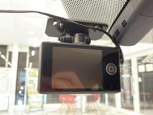 トヨタ プリウス S 岐阜県 2016(平28)年 1.8万km ホワイトパールクリスタルシャイン フルエアロ（F・S・R）/純正ナビ/バックカメラ/Bluetooth/フルセグTV/ビルトインETC/ドライブレコーダー/スマートキー/ウィンカーミラー/LEDヘッドライト/LEDフォグライト