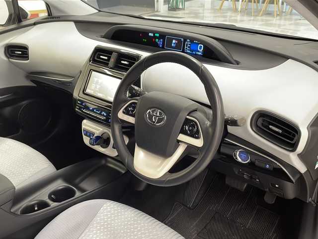 トヨタ プリウス S 岐阜県 2016(平28)年 1.8万km ホワイトパールクリスタルシャイン フルエアロ（F・S・R）/純正ナビ/バックカメラ/Bluetooth/フルセグTV/ビルトインETC/ドライブレコーダー/スマートキー/ウィンカーミラー/LEDヘッドライト/LEDフォグライト