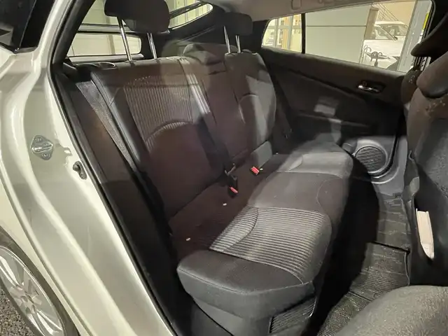 トヨタ プリウス Sセーフティプラス 東京都 2018(平30)年 1.5万km ホワイトパールクリスタルシャイン 純正SDナビ【NSZT-Y68T】/(/DVD/フルセグTV/SD/Bluetooth)/セーフティーセンスP/・プリクラッシュセーフティー/・レーンディパーチャーアラート/・オートハイビーム/・レーダークルーズコントロール/インテリジェントクリアランスソナー/シンプルインテリジェントパーキングアシスト/LEDヘッドランプ/LEDフロントフォグランプ/カラーグラフィックメーター/カラーマルチインフォメーションディスプレイ/オートエアコン/取扱説明書/保証書/スペアキー×1