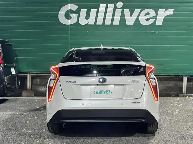 トヨタ プリウス Sセーフティプラス 東京都 2018(平30)年 1.5万km ホワイトパールクリスタルシャイン 純正SDナビ【NSZT-Y68T】/(/DVD/フルセグTV/SD/Bluetooth)/セーフティーセンスP/・プリクラッシュセーフティー/・レーンディパーチャーアラート/・オートハイビーム/・レーダークルーズコントロール/インテリジェントクリアランスソナー/シンプルインテリジェントパーキングアシスト/LEDヘッドランプ/LEDフロントフォグランプ/カラーグラフィックメーター/カラーマルチインフォメーションディスプレイ/オートエアコン/取扱説明書/保証書/スペアキー×1