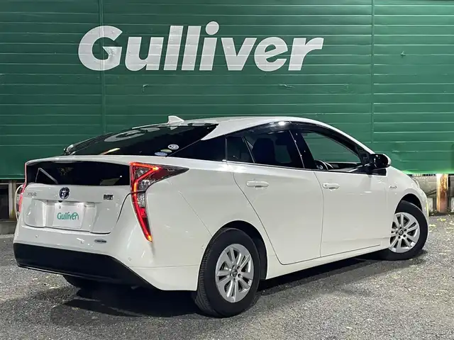 トヨタ プリウス Sセーフティプラス 東京都 2018(平30)年 1.5万km ホワイトパールクリスタルシャイン 純正SDナビ【NSZT-Y68T】/(/DVD/フルセグTV/SD/Bluetooth)/セーフティーセンスP/・プリクラッシュセーフティー/・レーンディパーチャーアラート/・オートハイビーム/・レーダークルーズコントロール/インテリジェントクリアランスソナー/シンプルインテリジェントパーキングアシスト/LEDヘッドランプ/LEDフロントフォグランプ/カラーグラフィックメーター/カラーマルチインフォメーションディスプレイ/オートエアコン/取扱説明書/保証書/スペアキー×1