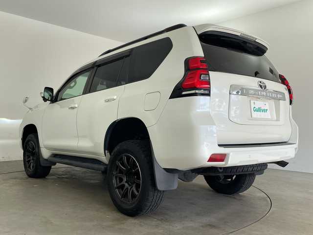 トヨタ ランドクルーザー プラド TX 兵庫県 2018(平30)年 6.4万km ホワイトパールクリスタルシャイン ・社外ナビ/CD/DVD/SD/TV/Bluetooth/・バックカメラ/・ビルトインETC/・ドライブレコーダー/・Toyota　Safety　Sense/・プリクラッシュセーフティ/・レーンディパーチャーアラート/・オートマチックハイビーム/・レーダークルーズコントロール/・VSC/・アクティブトラクションコントロール/・ダウンヒルアシストコントロール/・ヒルスタートアシストコントロール/・ハイドロブレーキブースター/・電動センターデフロック/・ＬＥＤヘッドライト/・フォグランプ/・オートライト/・RAYS製gram LIGHTSアルミホイール/・JAOS BATTLEZ リフトアップ/・スマートキー