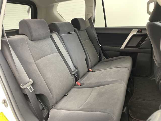 トヨタ ランドクルーザー プラド TX 兵庫県 2018(平30)年 6.4万km ホワイトパールクリスタルシャイン ・社外ナビ/CD/DVD/SD/TV/Bluetooth/・バックカメラ/・ビルトインETC/・ドライブレコーダー/・Toyota　Safety　Sense/・プリクラッシュセーフティ/・レーンディパーチャーアラート/・オートマチックハイビーム/・レーダークルーズコントロール/・VSC/・アクティブトラクションコントロール/・ダウンヒルアシストコントロール/・ヒルスタートアシストコントロール/・ハイドロブレーキブースター/・電動センターデフロック/・ＬＥＤヘッドライト/・フォグランプ/・オートライト/・RAYS製gram LIGHTSアルミホイール/・JAOS BATTLEZ リフトアップ/・スマートキー