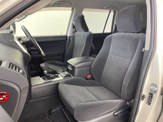 トヨタ ランドクルーザー プラド TX 兵庫県 2018(平30)年 6.4万km ホワイトパールクリスタルシャイン ・社外ナビ/CD/DVD/SD/TV/Bluetooth/・バックカメラ/・ビルトインETC/・ドライブレコーダー/・Toyota　Safety　Sense/・プリクラッシュセーフティ/・レーンディパーチャーアラート/・オートマチックハイビーム/・レーダークルーズコントロール/・VSC/・アクティブトラクションコントロール/・ダウンヒルアシストコントロール/・ヒルスタートアシストコントロール/・ハイドロブレーキブースター/・電動センターデフロック/・ＬＥＤヘッドライト/・フォグランプ/・オートライト/・RAYS製gram LIGHTSアルミホイール/・JAOS BATTLEZ リフトアップ/・スマートキー