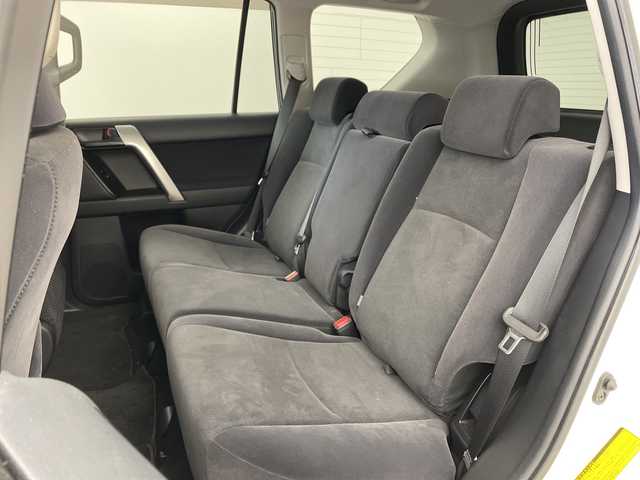 トヨタ ランドクルーザー プラド TX 兵庫県 2018(平30)年 6.4万km ホワイトパールクリスタルシャイン ・社外ナビ/CD/DVD/SD/TV/Bluetooth/・バックカメラ/・ビルトインETC/・ドライブレコーダー/・Toyota　Safety　Sense/・プリクラッシュセーフティ/・レーンディパーチャーアラート/・オートマチックハイビーム/・レーダークルーズコントロール/・VSC/・アクティブトラクションコントロール/・ダウンヒルアシストコントロール/・ヒルスタートアシストコントロール/・ハイドロブレーキブースター/・電動センターデフロック/・ＬＥＤヘッドライト/・フォグランプ/・オートライト/・RAYS製gram LIGHTSアルミホイール/・JAOS BATTLEZ リフトアップ/・スマートキー