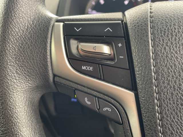 トヨタ ランドクルーザー プラド TX 兵庫県 2018(平30)年 6.4万km ホワイトパールクリスタルシャイン ・社外ナビ/CD/DVD/SD/TV/Bluetooth/・バックカメラ/・ビルトインETC/・ドライブレコーダー/・Toyota　Safety　Sense/・プリクラッシュセーフティ/・レーンディパーチャーアラート/・オートマチックハイビーム/・レーダークルーズコントロール/・VSC/・アクティブトラクションコントロール/・ダウンヒルアシストコントロール/・ヒルスタートアシストコントロール/・ハイドロブレーキブースター/・電動センターデフロック/・ＬＥＤヘッドライト/・フォグランプ/・オートライト/・RAYS製gram LIGHTSアルミホイール/・JAOS BATTLEZ リフトアップ/・スマートキー