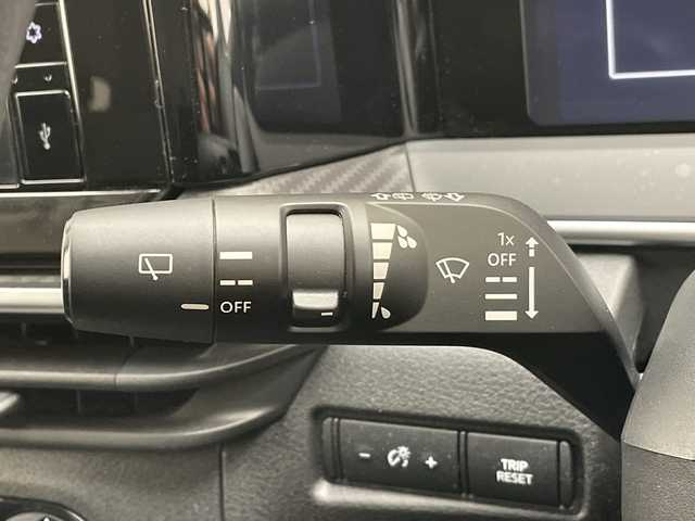 日産 ノート X 愛知県 2023(令5)年 1.4万km ピュアホワイトパール 純正9型ナビ/プロパイロット/三眼LEDヘッドライト/全方位カメラ/レーダークルーズコントロール/コーナーセンサー/ブラインドスポットモニター/オートマチックハイビーム/ETC/衝突軽減システム/Bluetooth/ステアリングスイッチ/スマートキー/プッシュスタート