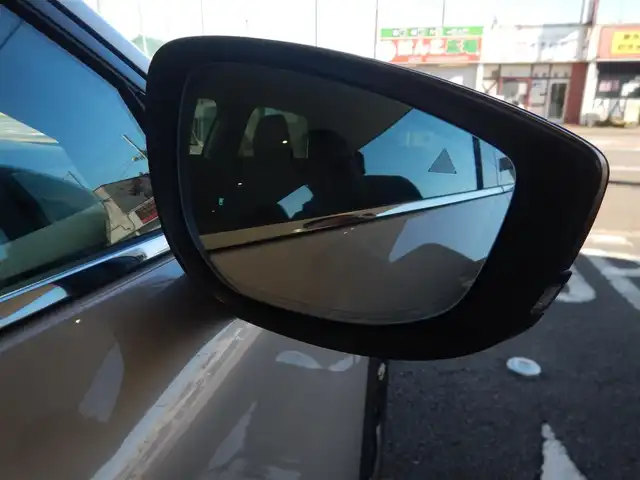 マツダ ＣＸ－３０ 20S プロアクティブツーリングセレ 静岡県 2023(令5)年 0.7万km プラチナクォーツメタリック ワンオーナー/新車保証書/純正アンダーガーニッシュ/・フロント/・サイド/・リアアンダー/純正オプションアルミホイール/・オリジナル切削2トーン/・18×7.0J 鋳造製/純正オプションリアトランクラッゲージマット/走行：6114 KM/スマートブレーキサポート/レーンキープアシストシステム/車間制御/速度標識警報/ドライバーモニタリング/前側方接近車両検知/後側方接近車両検知/車線逸脱警報システム/追従クルーズコントロール/ブラインドスポットモニタリング/ディスタンス・スピードアラート/純正本革シート/前席シートヒーター/運転席パワーシート/ステアリングヒーター/純正ナビゲーション/・Bluetooth接続/・DVD/・地デジ/・USB×2/・HDMI/バックカメラ/全方位モニター/ヘッドアップディスプレイ/前後ドライブレコーダー/ETC/パワーバックドア/オートライト/オートハイビーム/スマートキー×2/新車保証書/取扱説明書