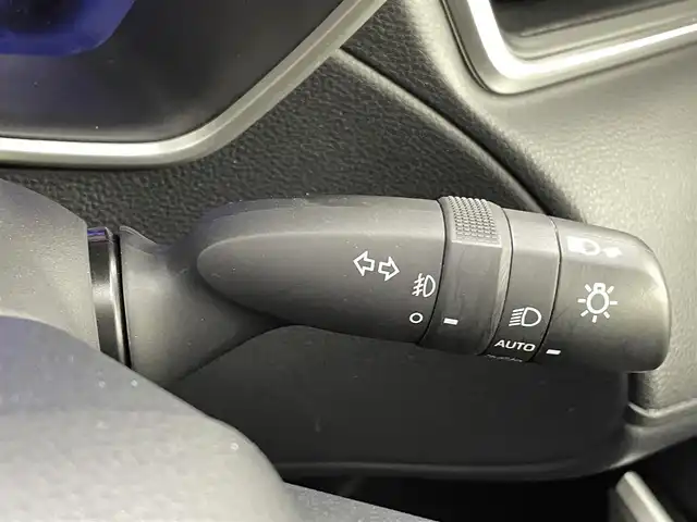 トヨタ カローラ クロス ハイブリッド Z 熊本県 2022(令4)年 1.4万km アティチュードブラックマイカ 禁煙車/9インチディスプレイオーディオ（ApplCarPlay・AndroidAuto・BT・フルセグ・USB）/バックカメラ/社外前後ドライブレコーダー/トヨタセーフティセンス/・プリクラッシュセーフティ/・レーンキープアシスト/・オートハイビーム/・アダプティブクルーズコントロール/・ブラインドスポットモニター/パワーバックドア/前後クリアランスソナー/電動パーキングブレーキ/オートブレーキホールド/ステアリングスイッチ/ハーフレザーシート/前席シートヒーター/オートライト/LEDヘッドライト/フォグライト/スマートキー/プッシュスタート/保証書