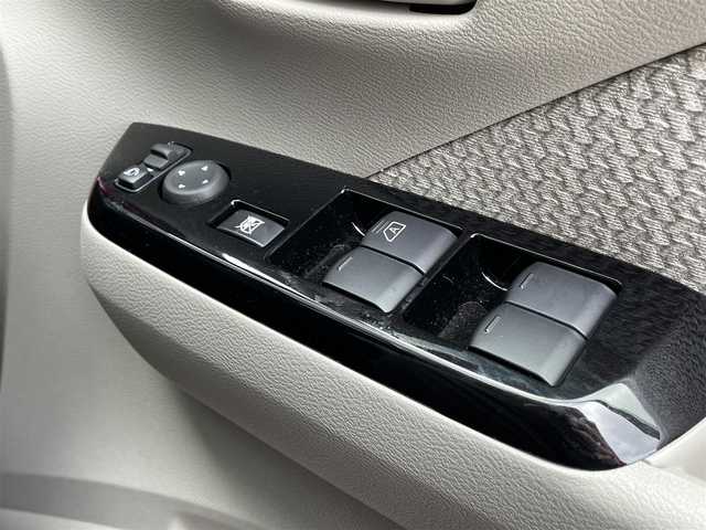 日産 デイズ X 滋賀県 2024(令6)年 0.6万km スパークリングレッドM 禁煙車/純正9型ディスプレイオーディオ/（Apple Car Play/Android Auto/Bluetooth）/アラウンドビューモニター/エマージェンシーブレーキ/車線逸脱警報/LEDヘッドライト/オートライト/オートハイビーム/アイドリングストップ/前後ソナー/プッシュスタート/スマートキー×２