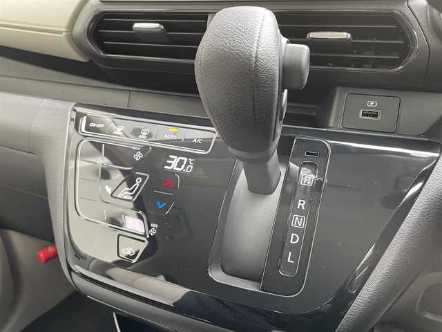 日産 デイズ X 滋賀県 2024(令6)年 0.6万km スパークリングレッドM 禁煙車/純正9型ディスプレイオーディオ/（Apple Car Play/Android Auto/Bluetooth）/アラウンドビューモニター/エマージェンシーブレーキ/車線逸脱警報/LEDヘッドライト/オートライト/オートハイビーム/アイドリングストップ/前後ソナー/プッシュスタート/スマートキー×２