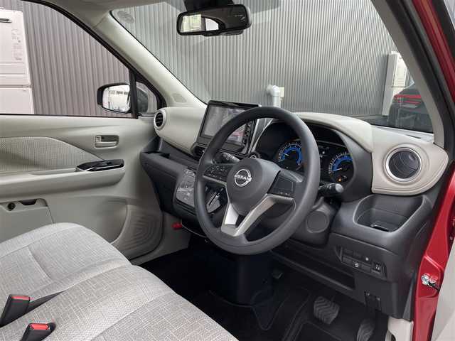 日産 デイズ X 滋賀県 2024(令6)年 0.6万km スパークリングレッドM 禁煙車/純正9型ディスプレイオーディオ/（Apple Car Play/Android Auto/Bluetooth）/アラウンドビューモニター/エマージェンシーブレーキ/車線逸脱警報/LEDヘッドライト/オートライト/オートハイビーム/アイドリングストップ/前後ソナー/プッシュスタート/スマートキー×２