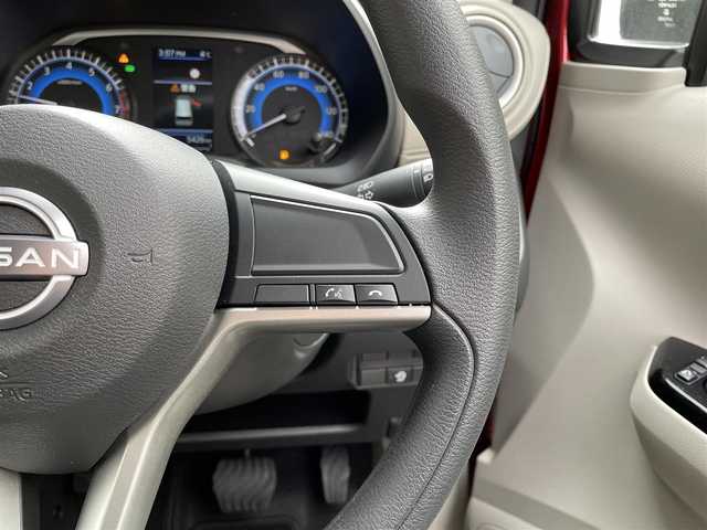 日産 デイズ X 滋賀県 2024(令6)年 0.6万km スパークリングレッドM 禁煙車/純正9型ディスプレイオーディオ/（Apple Car Play/Android Auto/Bluetooth）/アラウンドビューモニター/エマージェンシーブレーキ/車線逸脱警報/LEDヘッドライト/オートライト/オートハイビーム/アイドリングストップ/前後ソナー/プッシュスタート/スマートキー×２