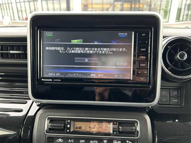 スズキ スペーシア カスタム HYBRID XS 道央・札幌 2018(平30)年 7.3万km ピュアホワイトP ・４WD/・衝突軽減ブレーキ/・両側パワースライドドア/・純正SDナビ/　CD＆DVD＆BT＆TV/・ヘッドアップディスプレイ/・社外エンジンスターター/・LEDヘッドライト/・ステアリングスイッチ/・ドアバイザー/・シートヒーター/・社外ドライブレコーダー/・プッシュスタート/・スマートキー/・オートライト/・オートエアコン/・コーナーセンサー/・レーンキープアシスト