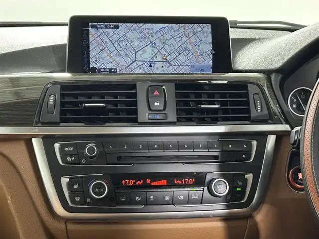 ＢＭＷ アクティブハイブリッド 3 ラグジュアリー 佐賀県 2015(平27)年 5.8万km 黒 純正ナビ/バックカメラ/衝突軽減システム/運転席助手席シートヒーター/運転席助手席パワーシート/オートライト/オートワイパー/レーダークルーズコントロール/レーンアシスト/前方ドラレコ/ビルトインETC/LEDヘッドライト/ウェルカムライト/純正フロアマット/純正18インチアルミホイール/クリアランスソナー