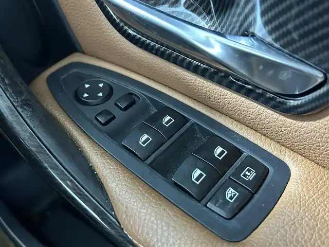 ＢＭＷ アクティブハイブリッド 3 ラグジュアリー 佐賀県 2015(平27)年 5.8万km 黒 純正ナビ/バックカメラ/衝突軽減システム/運転席助手席シートヒーター/運転席助手席パワーシート/オートライト/オートワイパー/レーダークルーズコントロール/レーンアシスト/前方ドラレコ/ビルトインETC/LEDヘッドライト/ウェルカムライト/純正フロアマット/純正18インチアルミホイール/クリアランスソナー
