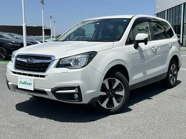スバル フォレスター 2．0i－L 奈良県 2016(平28)年 10.1万km クリスタルホワイトP 社外ナビ(AVIC-RZ99)/(AM/FM/CD/DVD/BT/フルセグTV)/クルーズコントロール/パワーシート/シートヒーター/革巻きステアリング/ステアリングスイッチ/パドルシフト/横滑り防止装置/アイドリングストップ/純正フロアマット/ドアバイザー