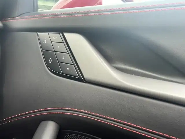 ポルシェ ポルシェ ９１１ タルガ4S 愛知県 2023(令5)年 0.4万km 赤 ワンオーナー/純正ナビ/全方位カメラ/前方純正20インチ/後方純正21インチAW/スポーツクロノパッケージ/クルーズコントロール/BSM/パークアシスト/黒革シート/前席パワーシート（D席メモリー付き）/前席シートヒーター/エアシート/プロテクションフィルム/取説、保証書